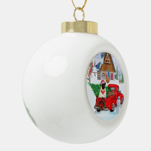 Pug Dog in kerstcadeauwagen Keramische Bal Ornament (Links)