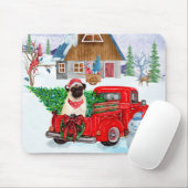 Pug Dog in kerstcadeauwagen Muismat (Met muis)