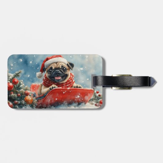 Pug Dog in Sledge Laat het Sneeuw Kerstmis Bagagelabel (Achterkant horizontaal)