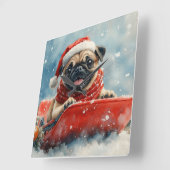 Pug Dog in Sledge Laat het Sneeuw Kerstmis Vierkante Klok (Hoek)