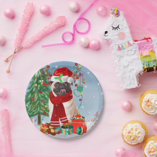 Pug Dog in sneeuw met kerstcadeaus Papieren Bordje (Feest)