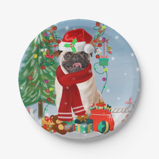 Pug Dog in sneeuw met kerstcadeaus Papieren Bordje (Voorkant)