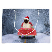 Pug Dog in sneeuw, met kersttruck Groot Cadeauzakje (Voorkant)