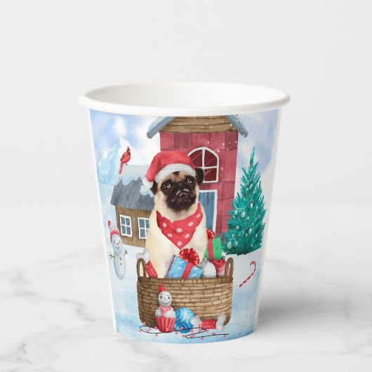 Pug Dog in sneeuwkerst Papieren Bekers (Voorkant)