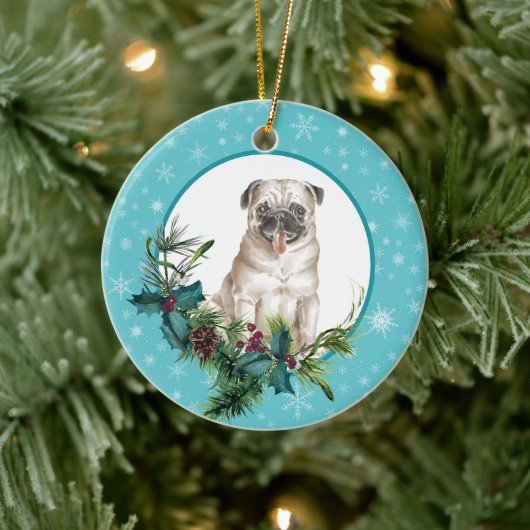 Pug Dog Snowflake Blue Lijst Holiday Bouquet Keramisch Ornament (Boom)