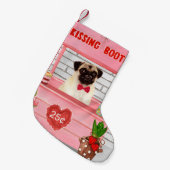 Pug Dog Valentijnsdag Kissing Booth Kleine Kerstsok (Voorkant (Hangend))