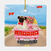 Pug Dog Valentijnsdag Truck Hearts Keramisch Ornament (Achterkant)