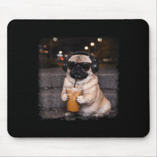 Pug drinkt ijskoffie liefhebber humor grappige hon muismat