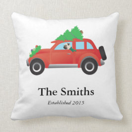 Pug Driving Car met kerstboom bovenaan Kussen