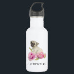 Pug en pony's | Jouw namen toevoegen Waterfles<br><div class="desc">Dit is een schilderij van een waterverf pug die midden in de pony-bloemen zit. De bloemen beginnen als een stok aan de rechterkant en bloeien langzaam naar zijn volle omvang als hij naar links gaat.</div>