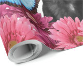 Pug Gerbera Butterflies | Cute Black Dog Cadeaupapier (Rol Hoek)