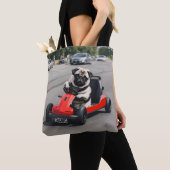 Pug go-kart racen tote bag (Dichtbij)