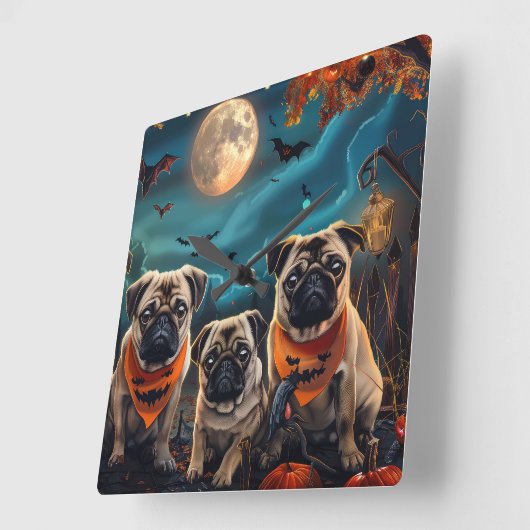 Pug Halloween Spooky Vierkante Klok (Hoek)