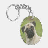 Pug Head die naar camera kijkt Sleutelhanger (Voorkant Links)