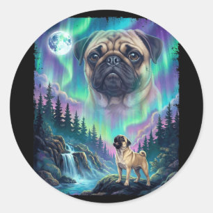 Pug hond huilt noorderlicht aurora maan bos ronde sticker