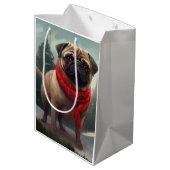 Pug Hond in Sneeuw Kerstmis Medium Cadeauzakje (Achterkant Gekanteld)