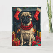 Pug-hond met kerstcadeaus bij de open haard kaart (Voorkant)