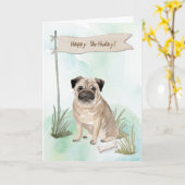 Pug hond onder verjaardagsbord kaart (Gele Bloem)