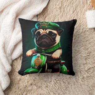 Pug-hond rijdt op fiets St. Patrick's Day Kussen