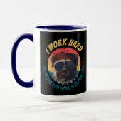 Pug I WORK HARD Mok (Links)