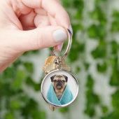 Pug in een handdoek sleutelhanger (Hand)