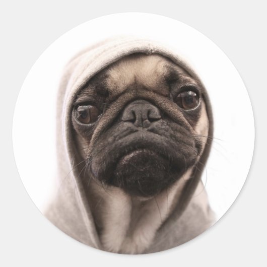 Pug in een hodie ronde sticker (Voorkant)