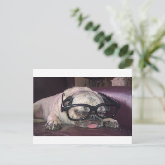 Pug in glas briefkaart (Staand voorkant)