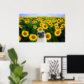 Pug in poster zonnebloemen (Thuiskantoor)