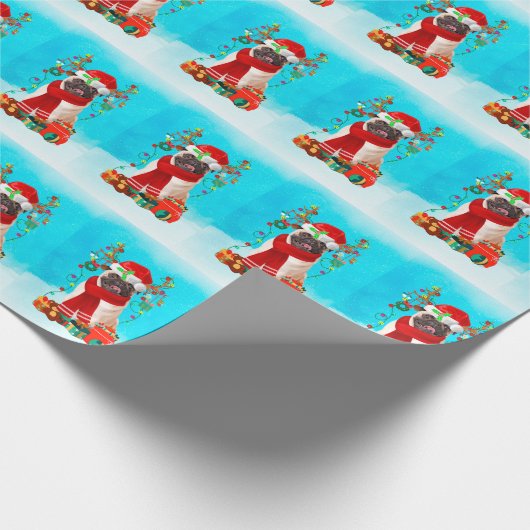 Pug in sneeuw met kerstcadeautjes cadeaupapier (Hoek)