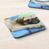 Pug leggen op kussens onderzetter (Linkerzijde)