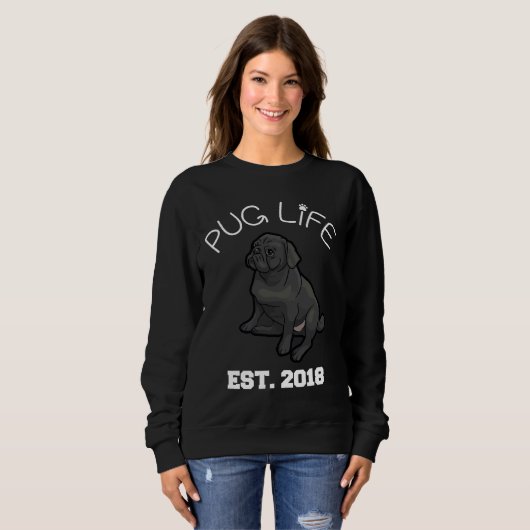 PUG Life - Opgericht 2018 - Black Pug Fitted SCO Trui (Voorkant volledig)