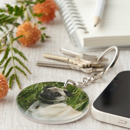Pug Looking in camera Sleutelhanger (Voorkant Rechts)
