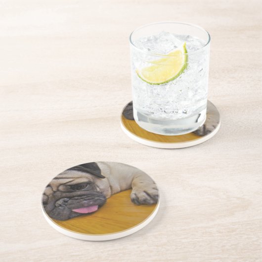 Pug met 1 Te veel Onderzetters (Zijkant)