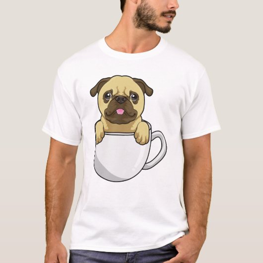 Pug met beker koffie t-shirt (Voorkant)