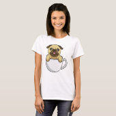 Pug met beker koffie t-shirt (Voorkant volledig)