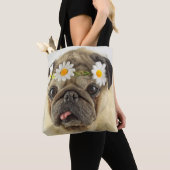 Pug met Daisy Crown Tote Bag (Dichtbij)