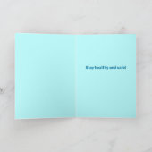 Pug met glimlachend masker - het wordt beter kaart (Binnen)