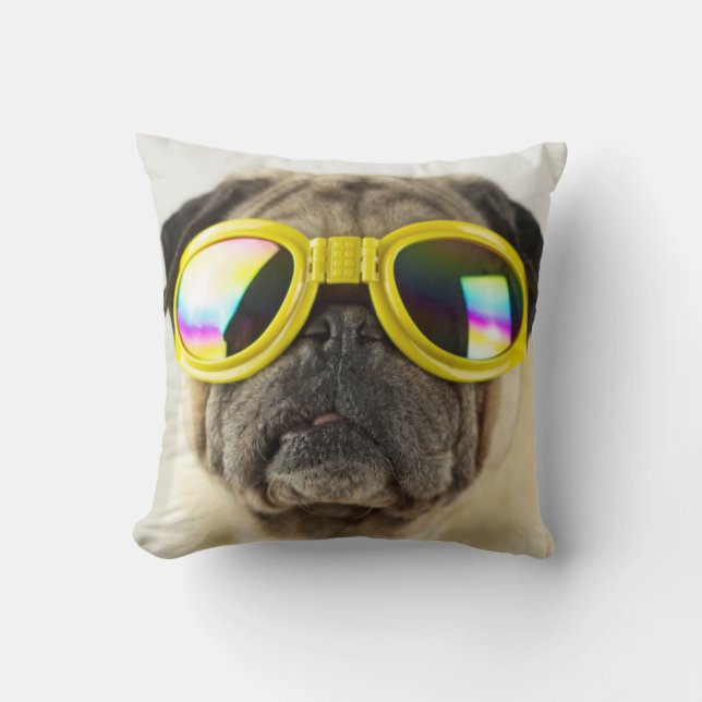 Pug met Goggles Kussen (Voorkant)