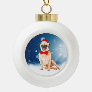 Pug met kerstkerstkerstkerstkerstkerstman keramische bal ornament