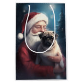 Pug Met Kerstman Feestelijke Kerstmis Medium Cadeauzakje (Voorkant)