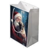 Pug Met Kerstman Feestelijke Kerstmis Medium Cadeauzakje (Achterkant Gekanteld)
