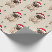 Pug met kerstmuts rustieke kerst cadeaupapier (Hoek)