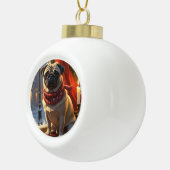 Pug met kerstverlichting vakantie keramische bal ornament (Rechts)