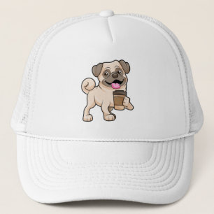 Pug met koffie om mee te gaan trucker pet
