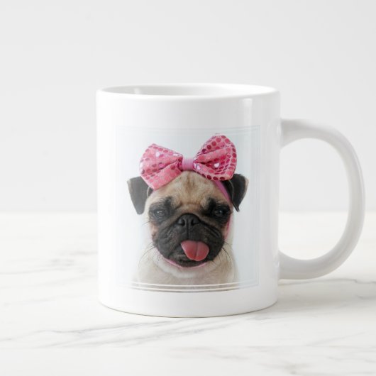Pug met roze romp grote koffiekop (Rechts)