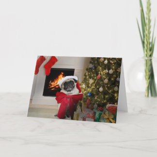 Pug Misha die slechts een boog dragen voor Feestdagen Kaart