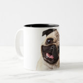 pug mug tweekleurige koffiemok (Voorkant links)