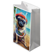 Pug on Beach, zomercadeau voor hondenliefhebber Klein Cadeauzakje (Voorkant Gekanteld)
