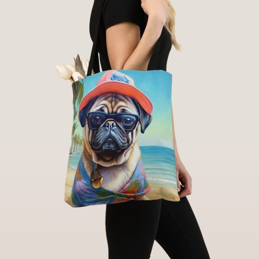 Pug on Beach, zomercadeau voor hondenliefhebber Tote Bag (Dichtbij)