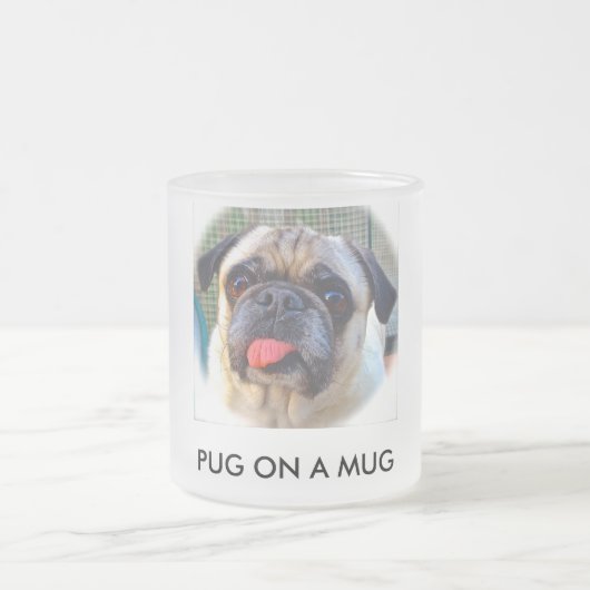 Pug op een Mok (Center)